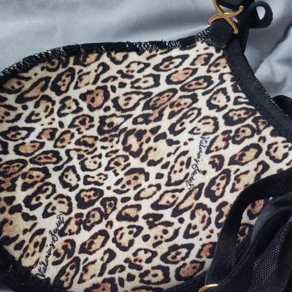 Victoria's Secret Bra - Picture 5 of 8